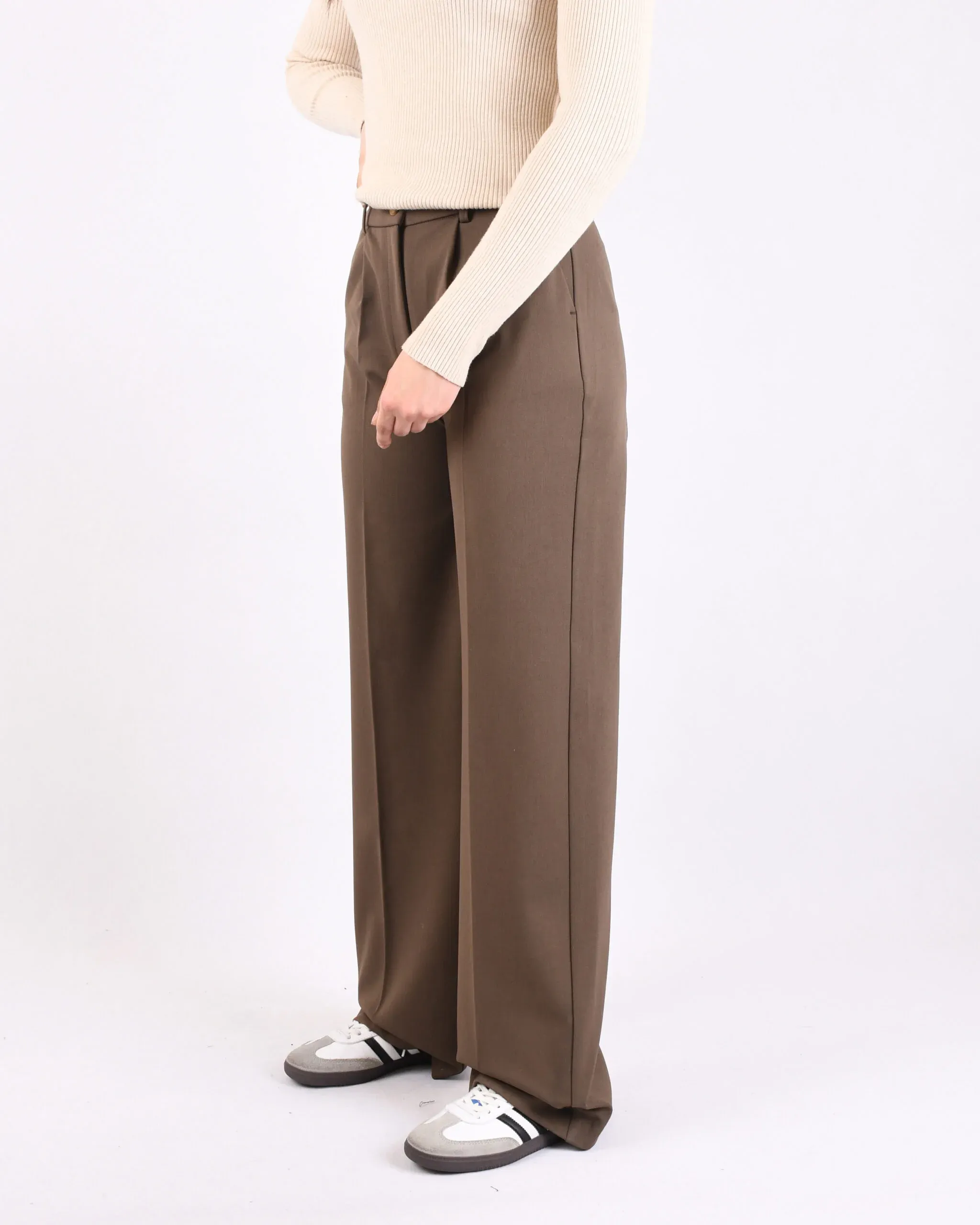 شلوار گاباردین نیم بگ L00356
